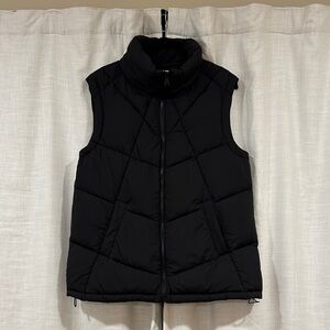 Nordstrom Women’s Black Puffer Vest